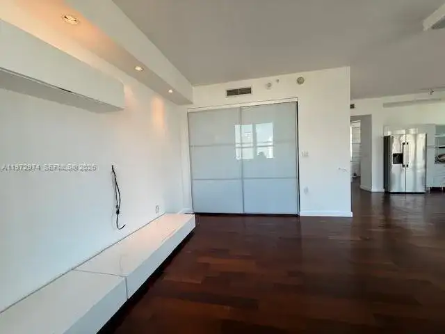 133 NE 2nd Ave # 3213, Miami FL 33132 photo 2