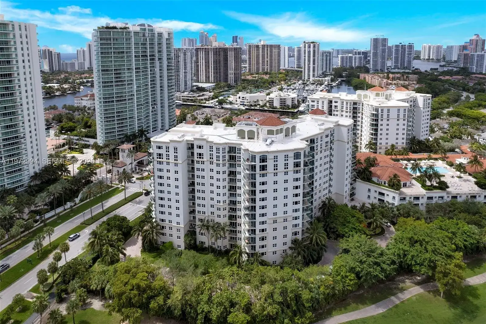 20000 E Country Club Dr, Aventura FL 33180 photo 4