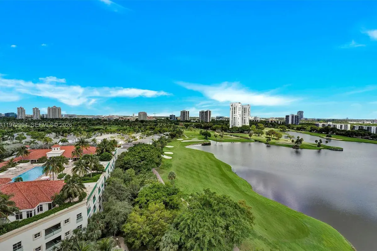 20000 E Country Club Dr, Aventura FL 33180