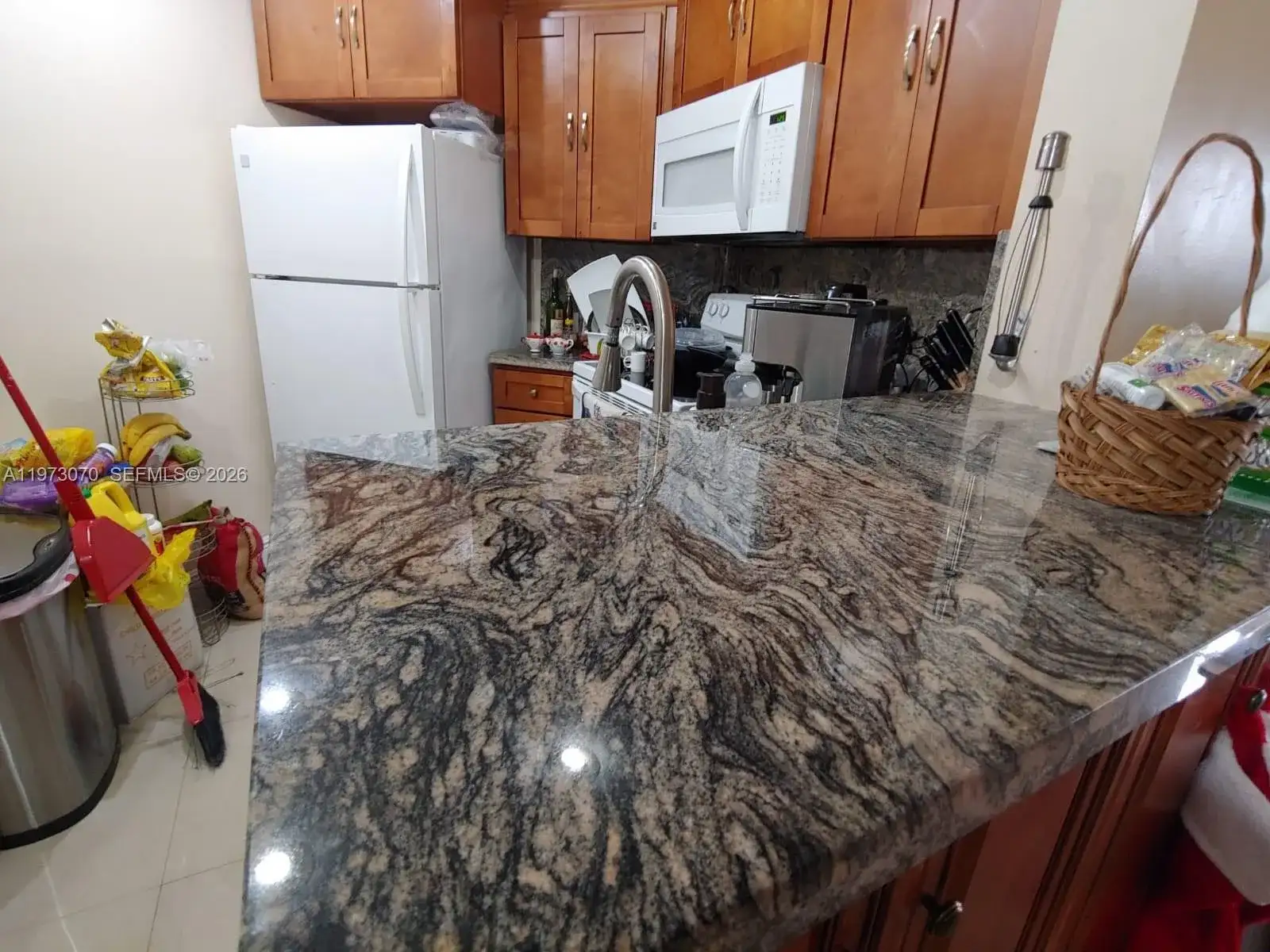 690 W Park Dr # 204, Miami FL 33172 photo 5