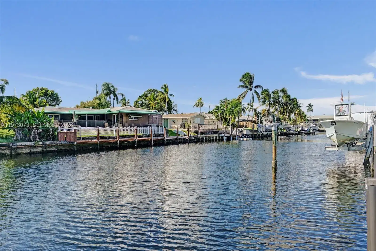 949 SE 10th Ct, Pompano Beach FL 33060 photo 2