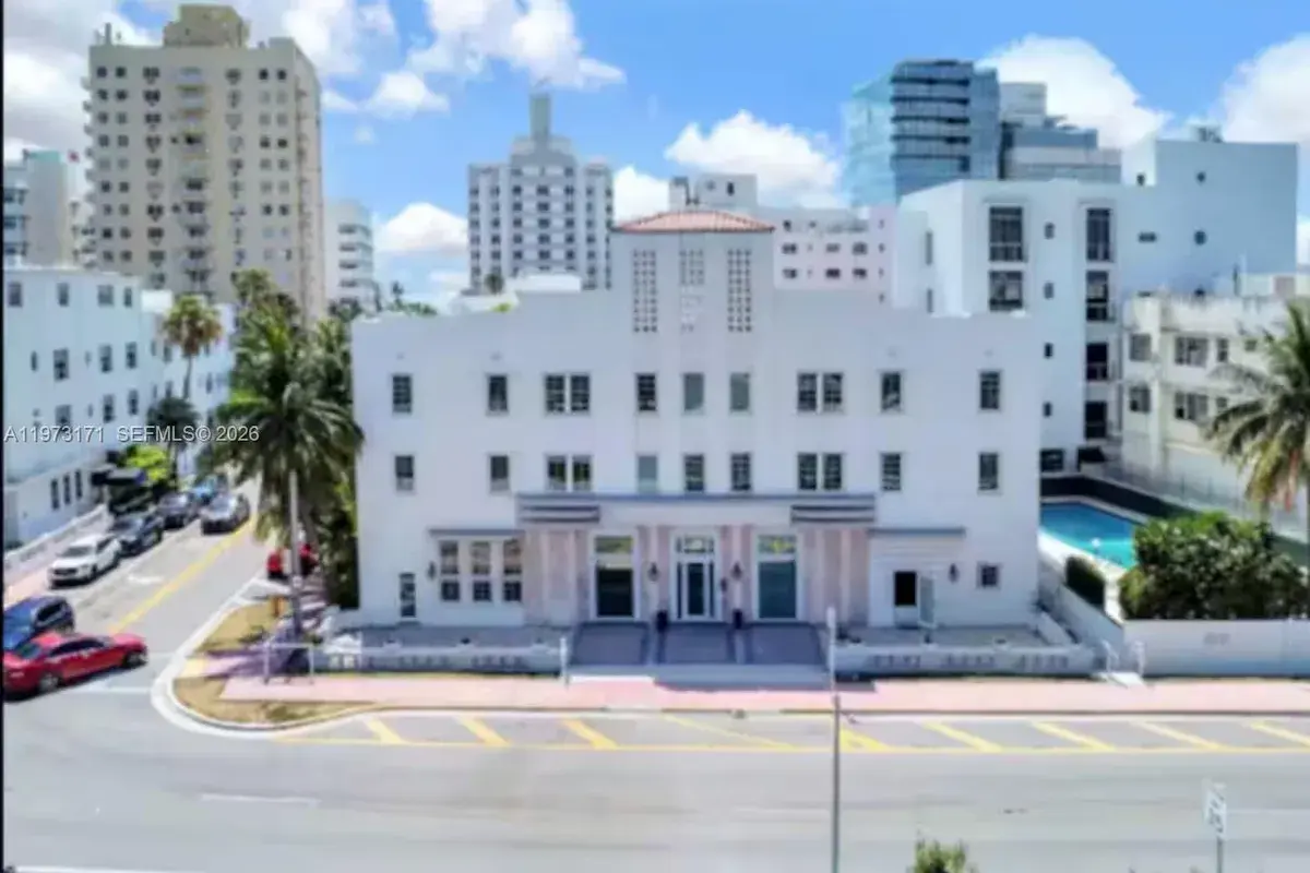 3025 Indian Creek Dr # 101, Miami Beach FL 33140