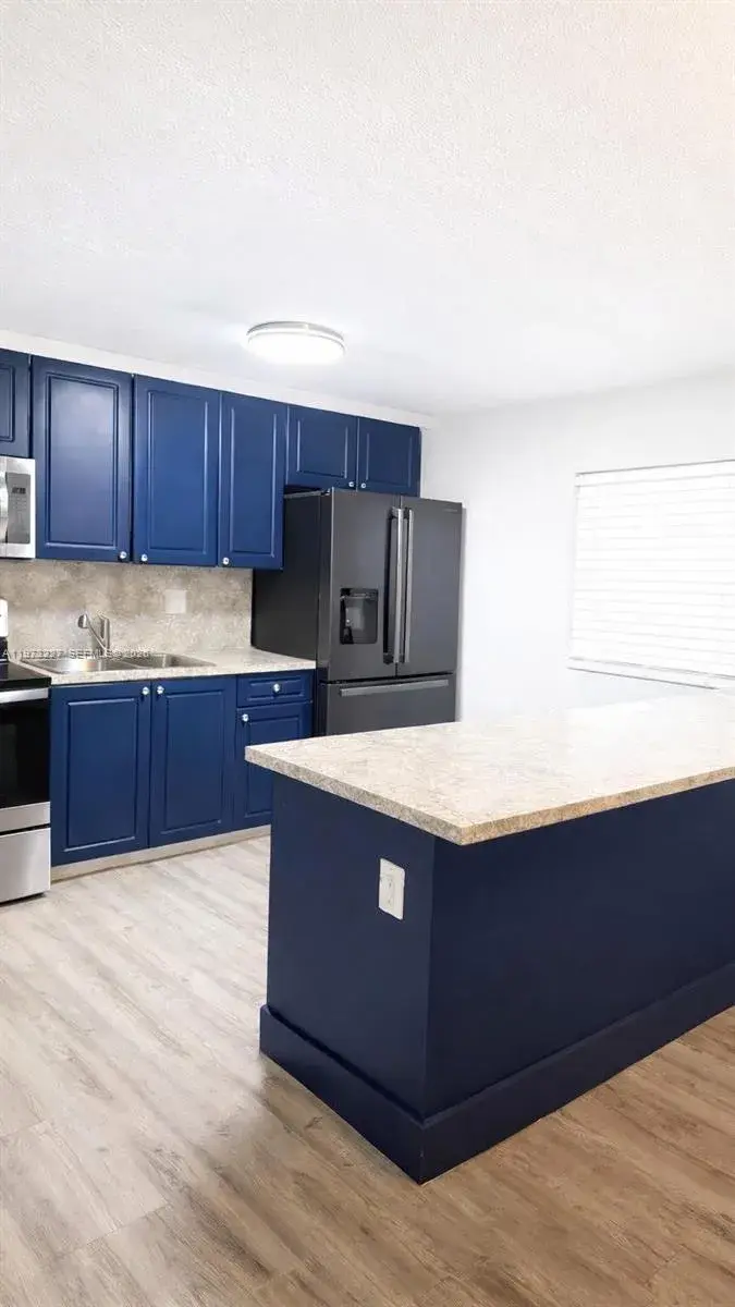 6305 Hayes St, Hollywood FL 33024