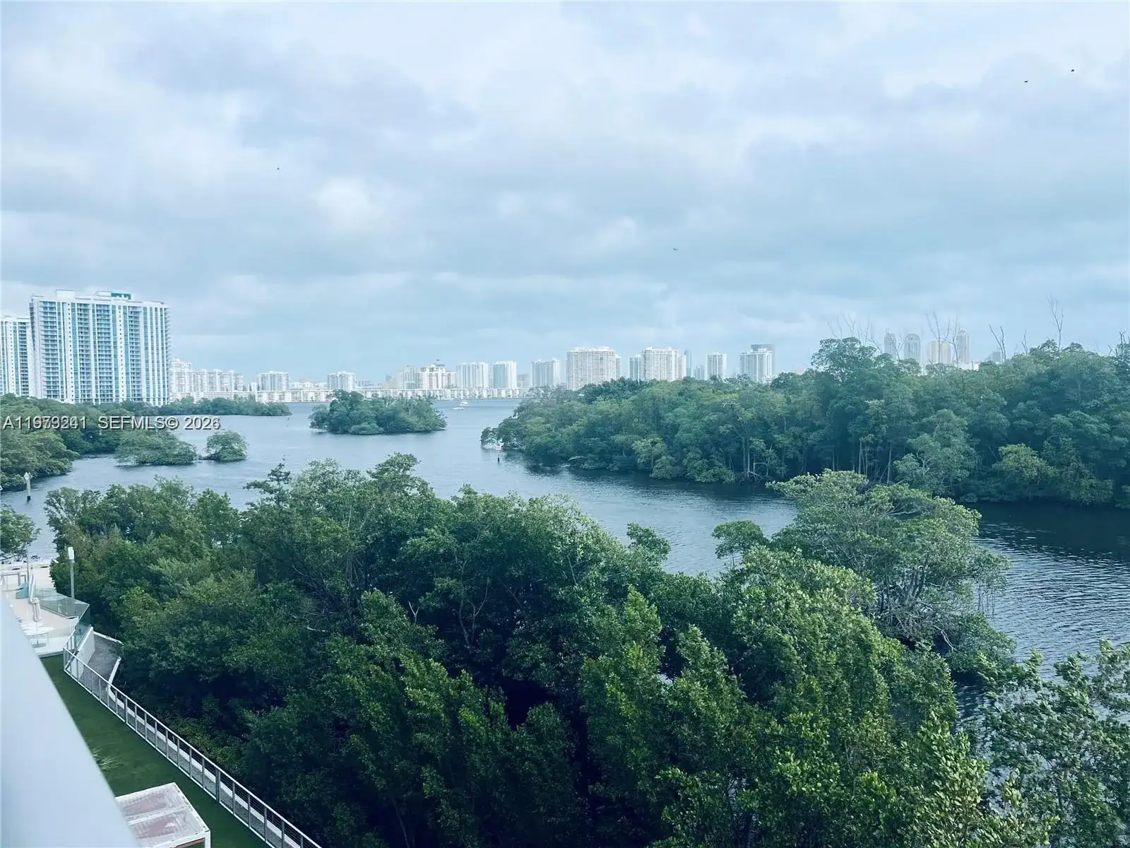16385 Biscayne Blvd # 421, North Miami Beach FL 33160 photo 3