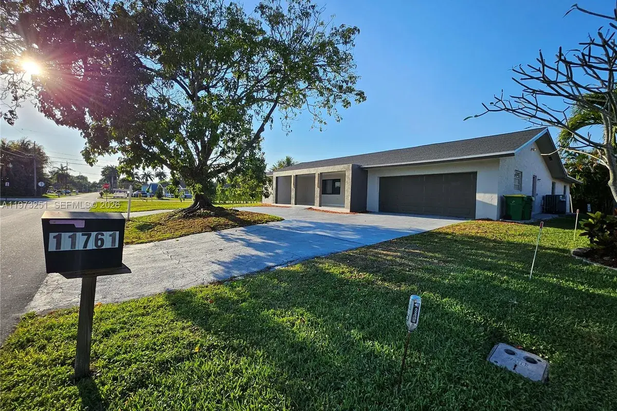 11761 NW 27th Ct, Plantation FL 33323