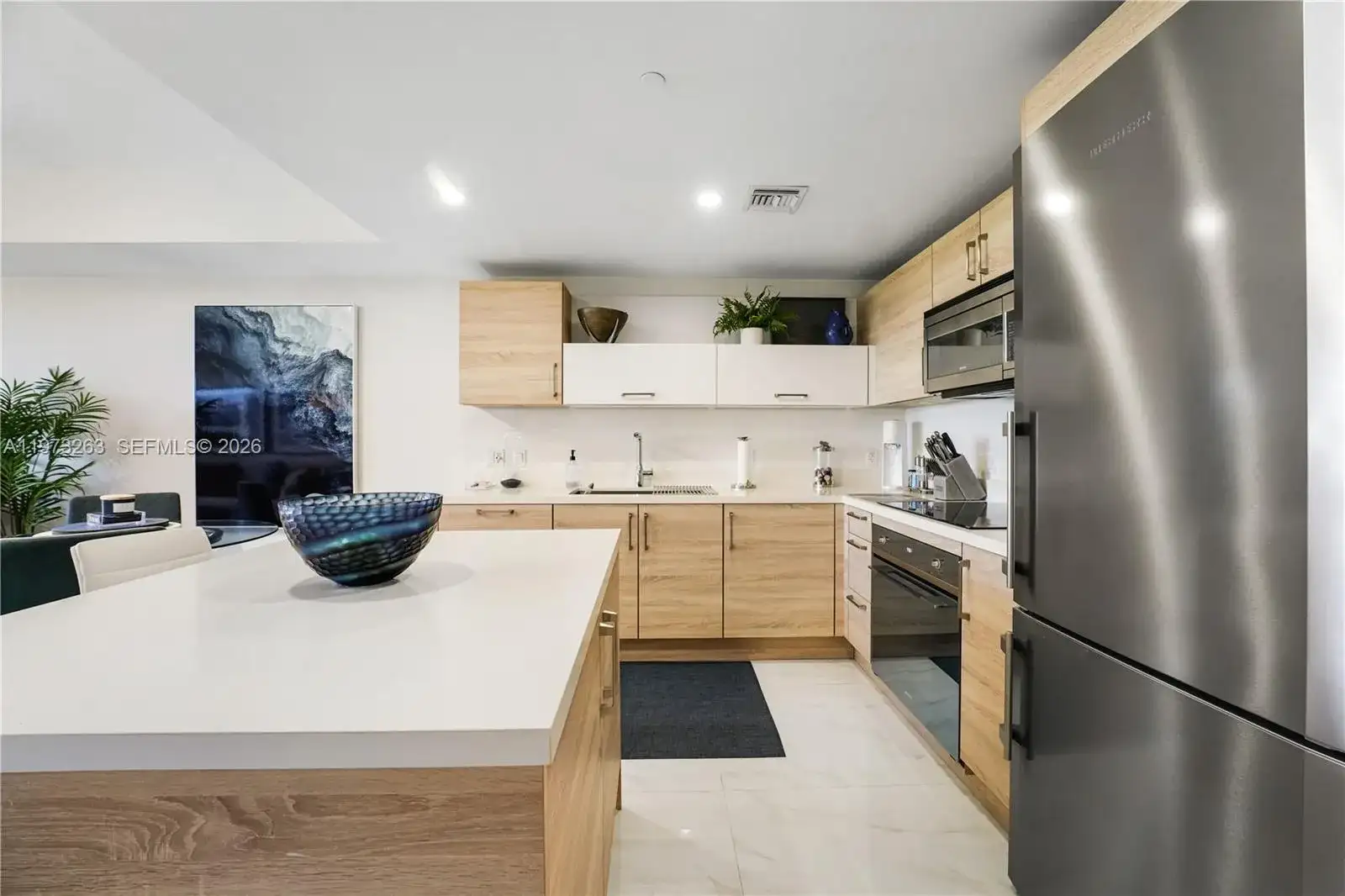 16385 Biscayne Blvd # 1502, North Miami Beach FL 33160 photo 3