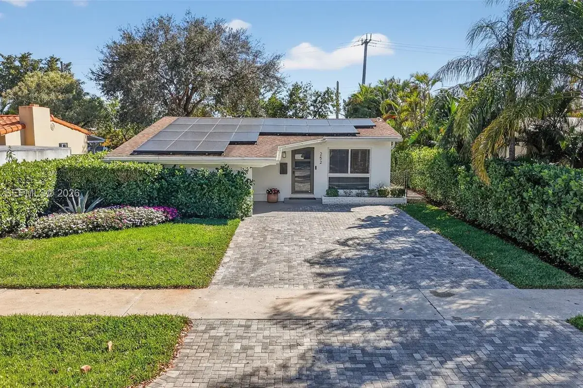 252 SW 23rd St, Fort Lauderdale FL 33315