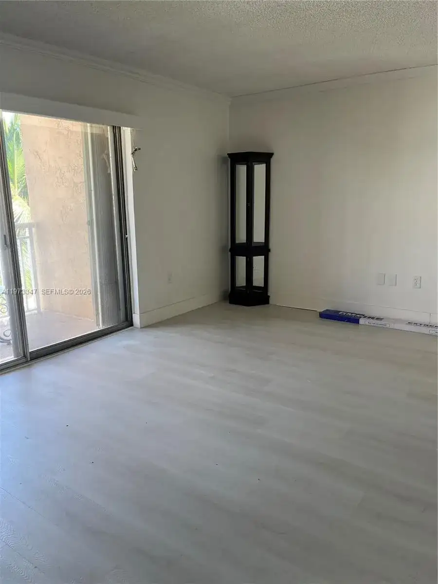 17051 NE 35th Ave # 202, North Miami Beach FL 33160 photo 4
