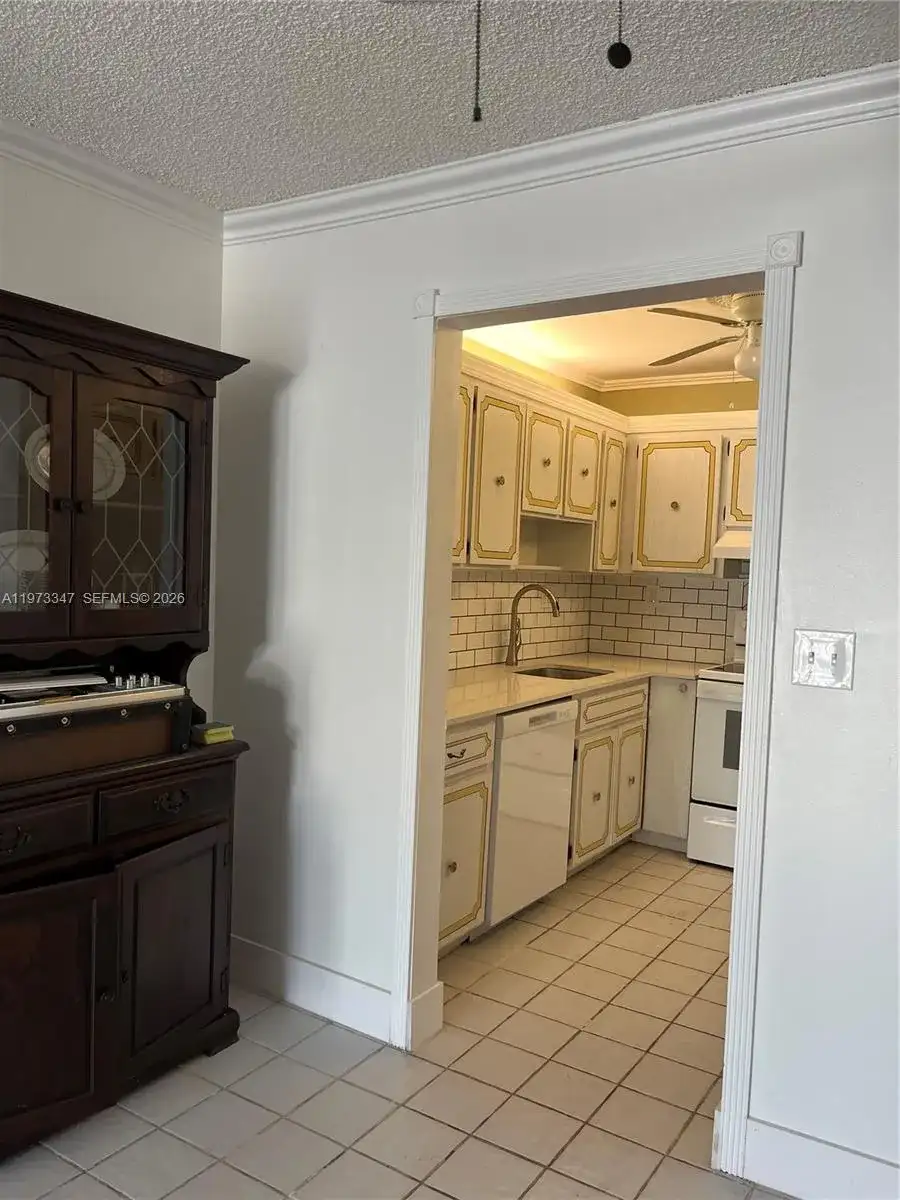 17051 NE 35th Ave # 202, North Miami Beach FL 33160 photo 5