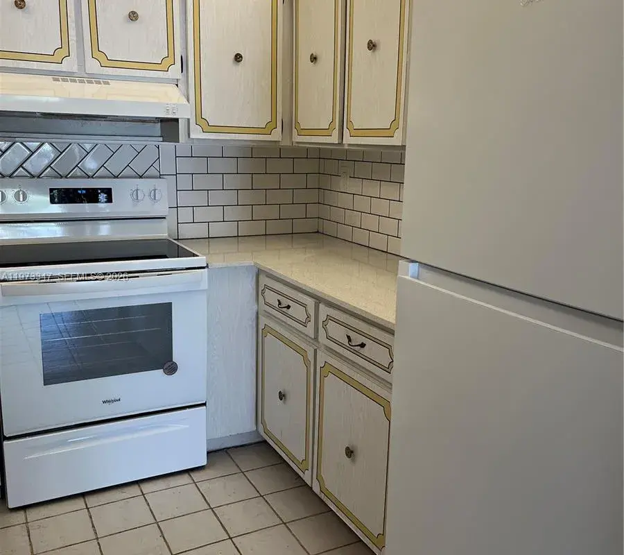 17051 NE 35th Ave # 202, North Miami Beach FL 33160