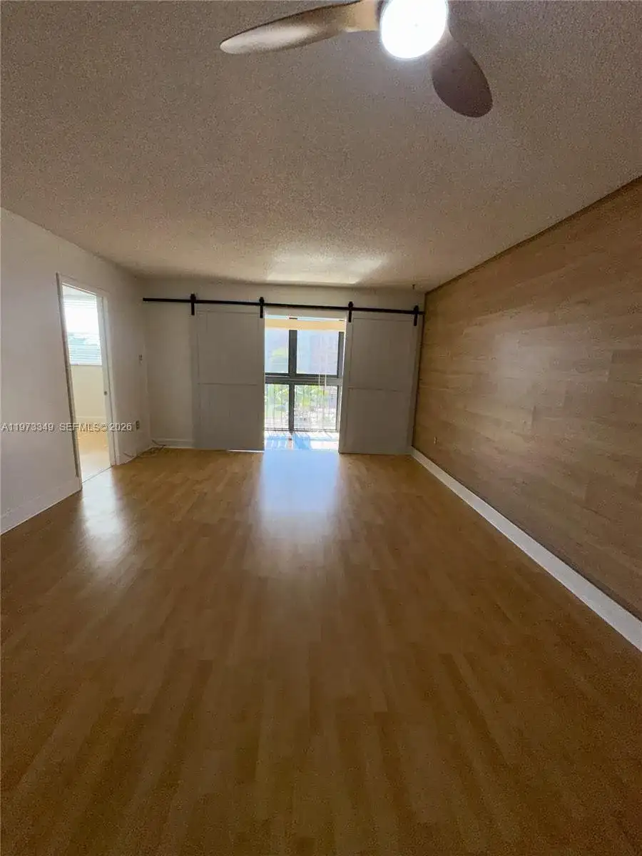 5055 NW 7th St # 504, Miami FL 33126 photo 4