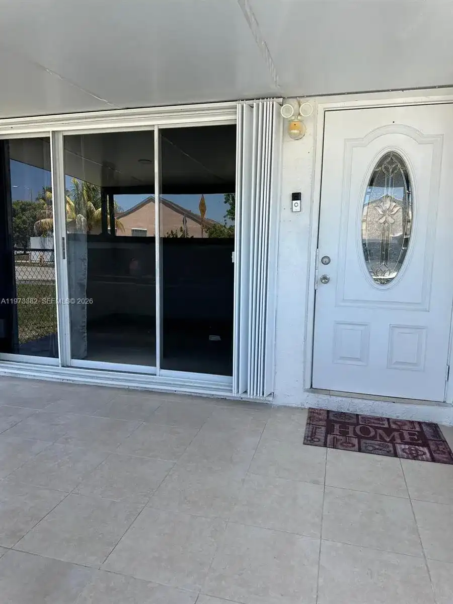 3242 NW 203rd St, Miami Gardens FL 33056