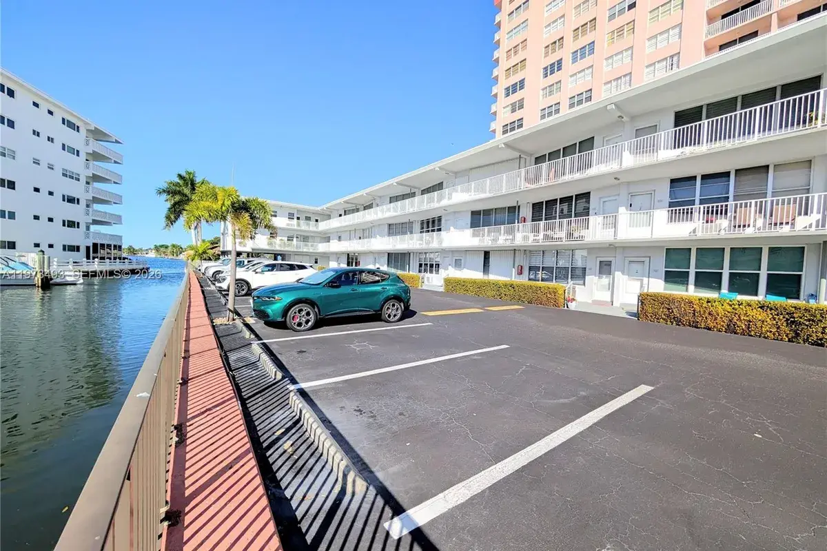 3177 S Ocean Dr # 125, Hallandale Beach FL 33009
