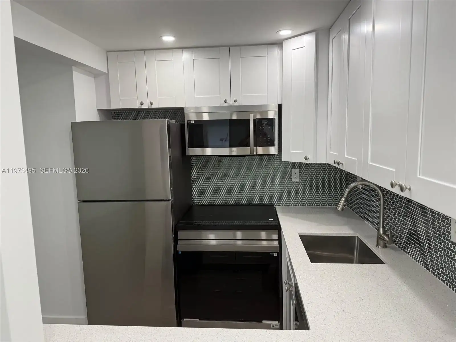 926 Michigan Ave # 12, Miami Beach FL 33139 photo 3