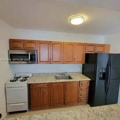 1845 Pembroke Rd # 22, Hollywood FL 33020 photo 3