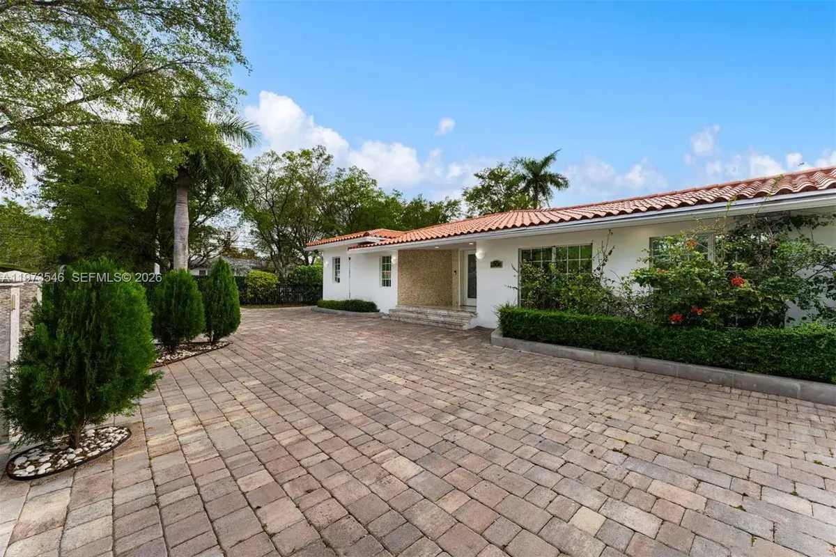 400 SW 24th Rd, Miami FL 33129