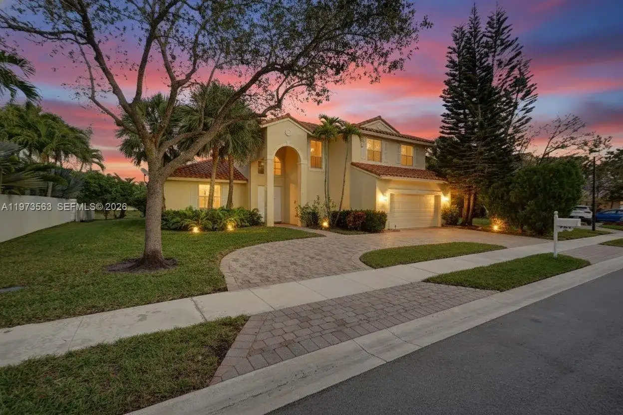 751 SW 191st Ave, Pembroke Pines FL 33029 photo 2