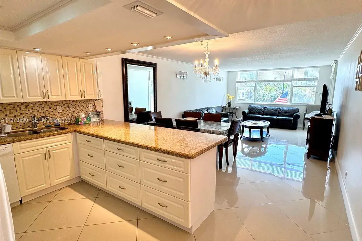 3180 S Ocean Dr # 221, Hallandale Beach FL 33009