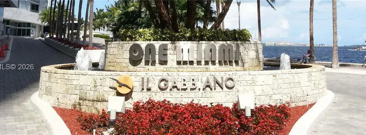 335 S Biscayne Blvd # 1002, Miami FL 33131