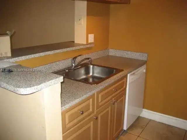 10832 N KENDALL DR # 6, Miami FL 33176 photo 2