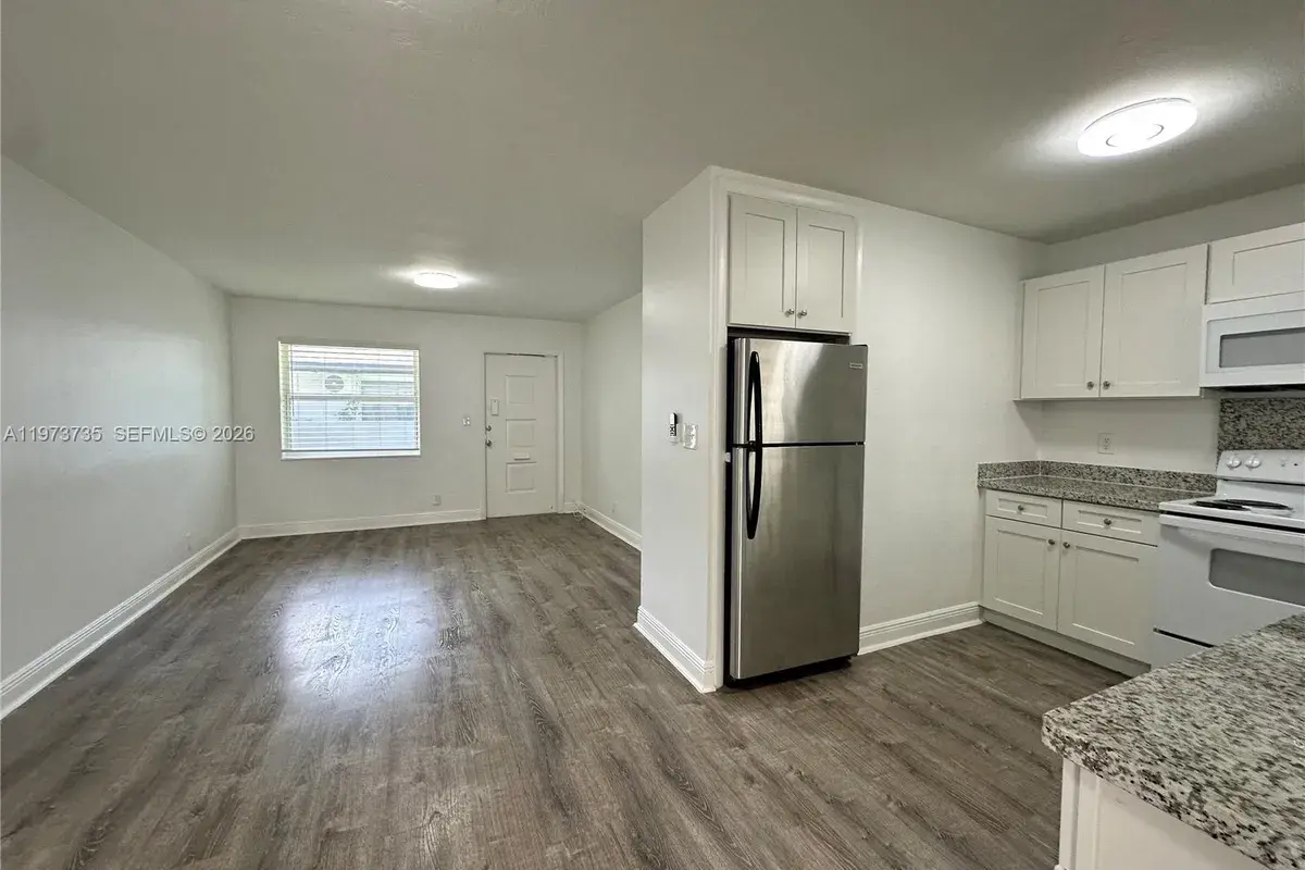 2221 Monroe St # 10, Hollywood FL 33020