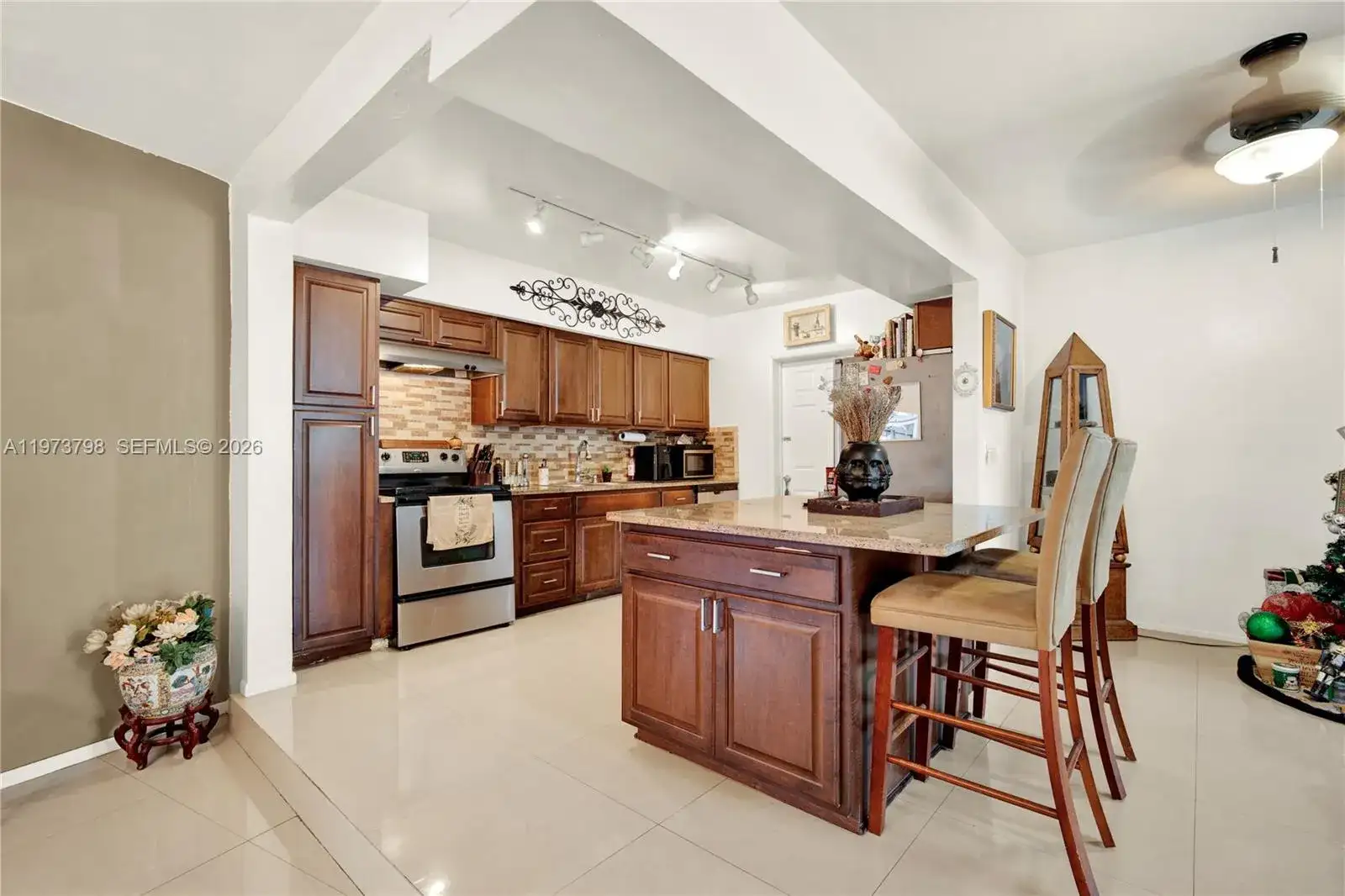 12670 NE Miami Pl, North Miami FL 33161 photo 5