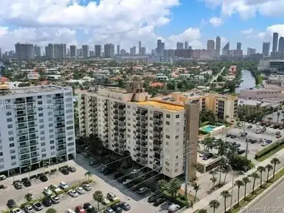 2903 N Miami Beach Blvd # 806, North Miami Beach FL 33160 photo 2