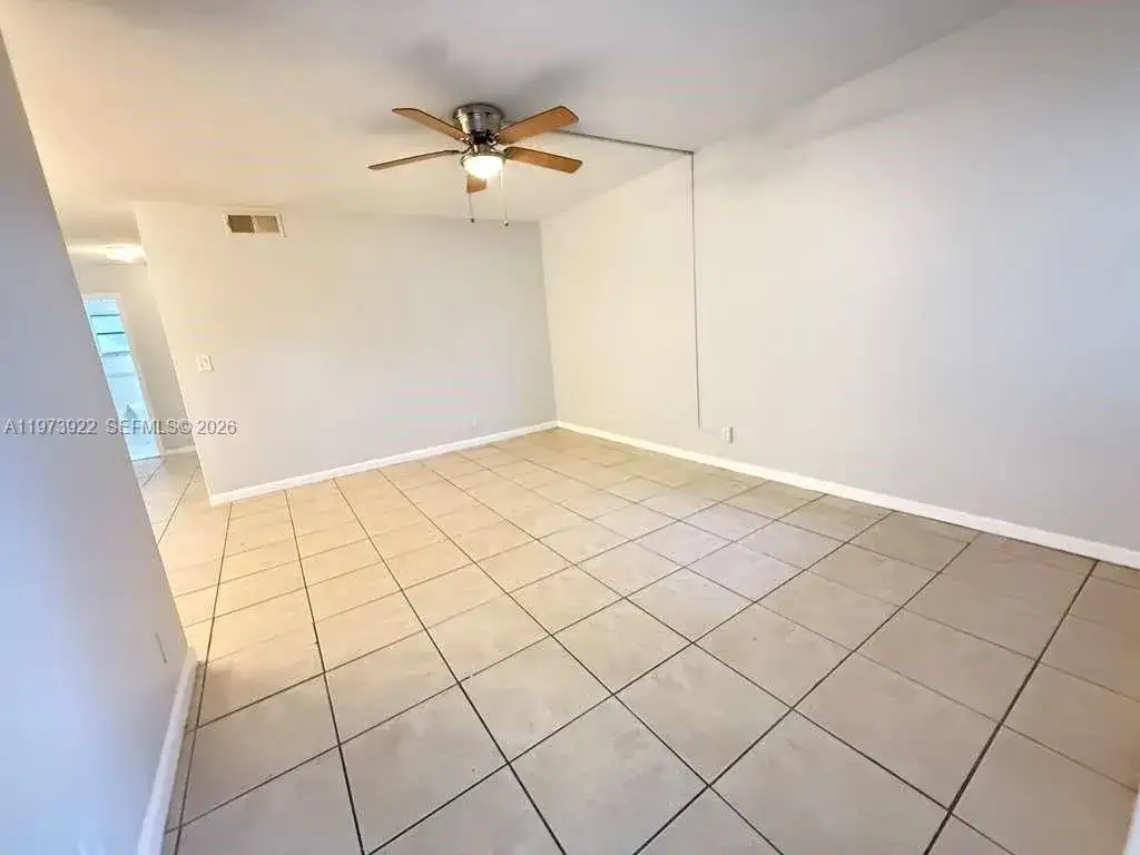 606 S C St # 103, Lake Worth FL 33460 photo 2