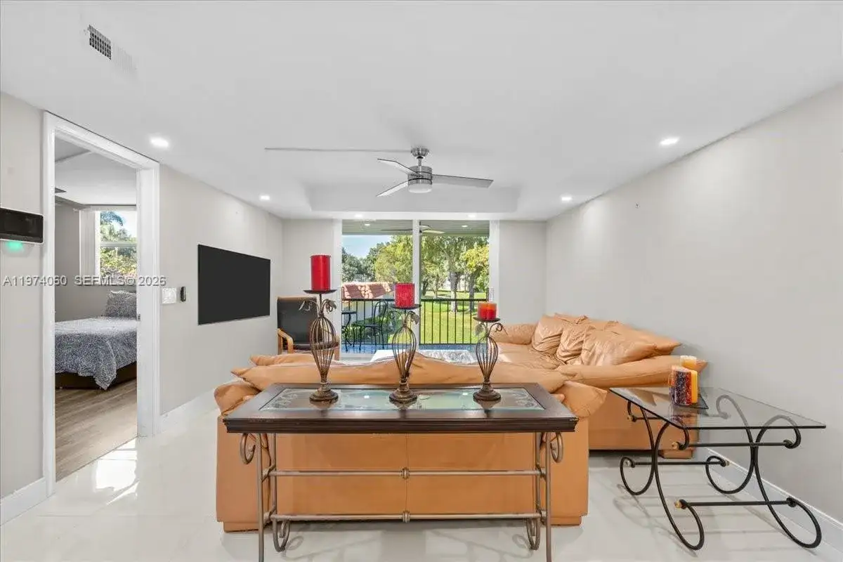811 S Hollybrook Dr # 208, Pembroke Pines FL 33025 photo 2