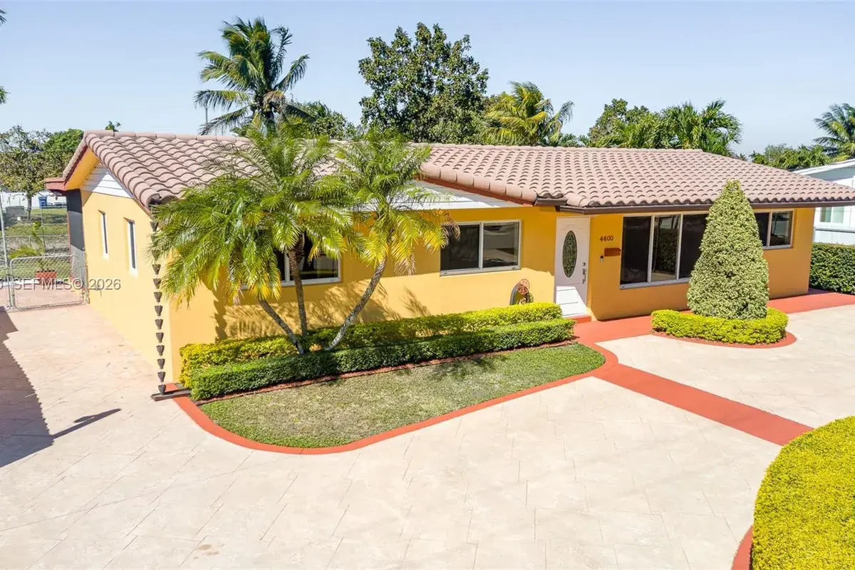 4600 SW 104th Ave, Miami FL 33165
