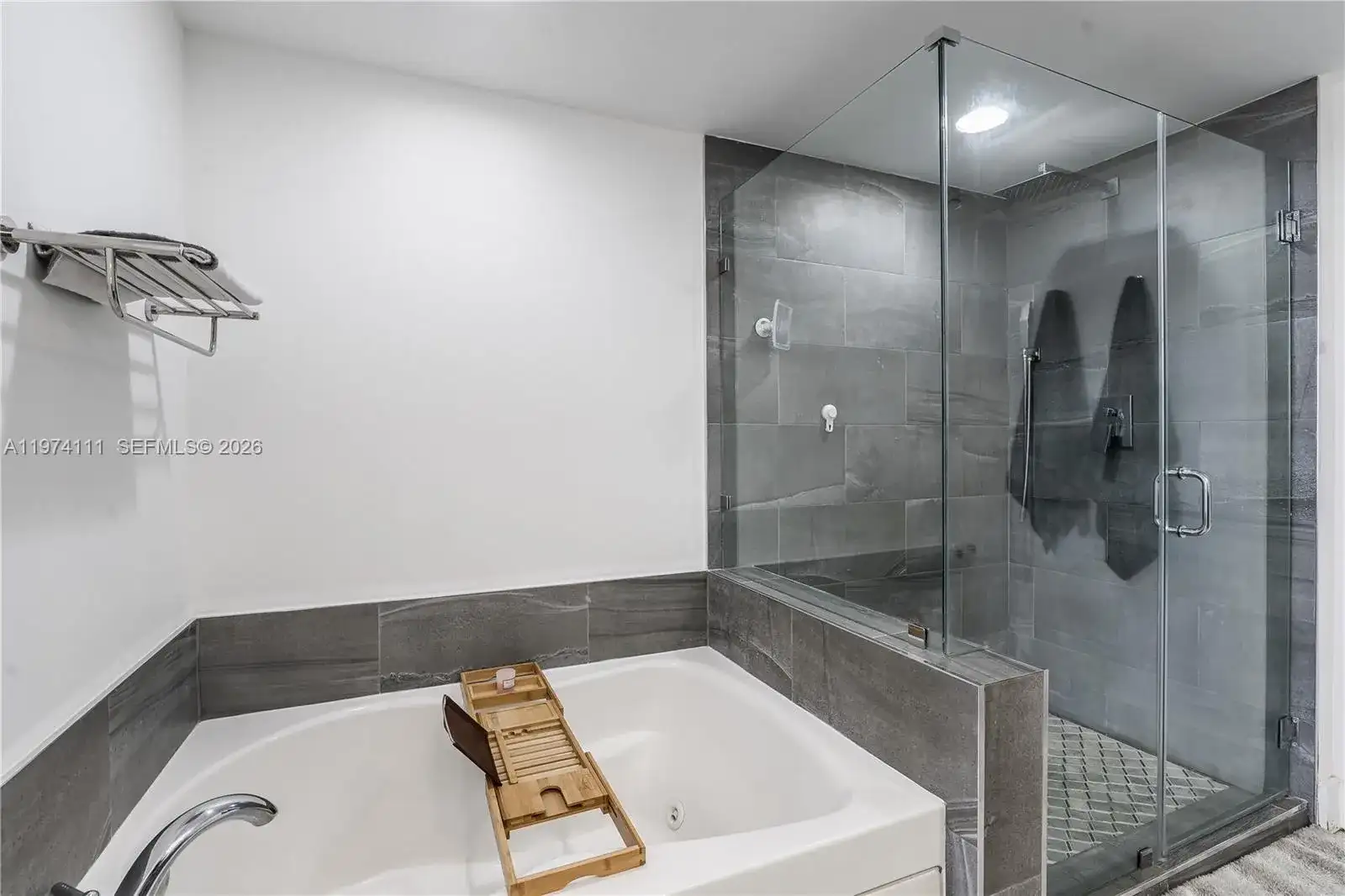 50 Biscayne Blvd # 3106, Miami FL 33132 photo 4