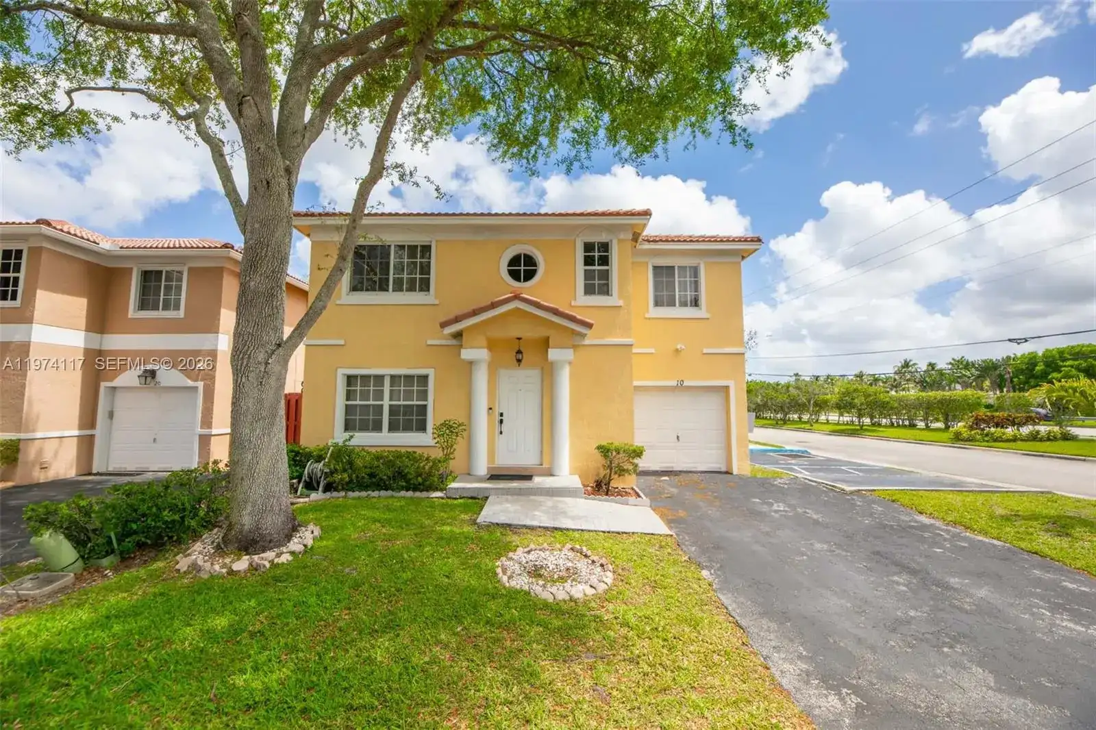 10 NW 110th Ave, Plantation FL 33324 photo 2