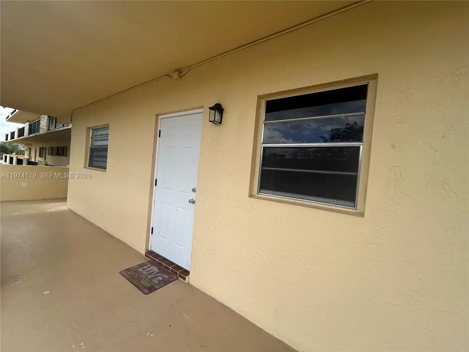 301 Cambridge Rd # 211, Hollywood FL 33024