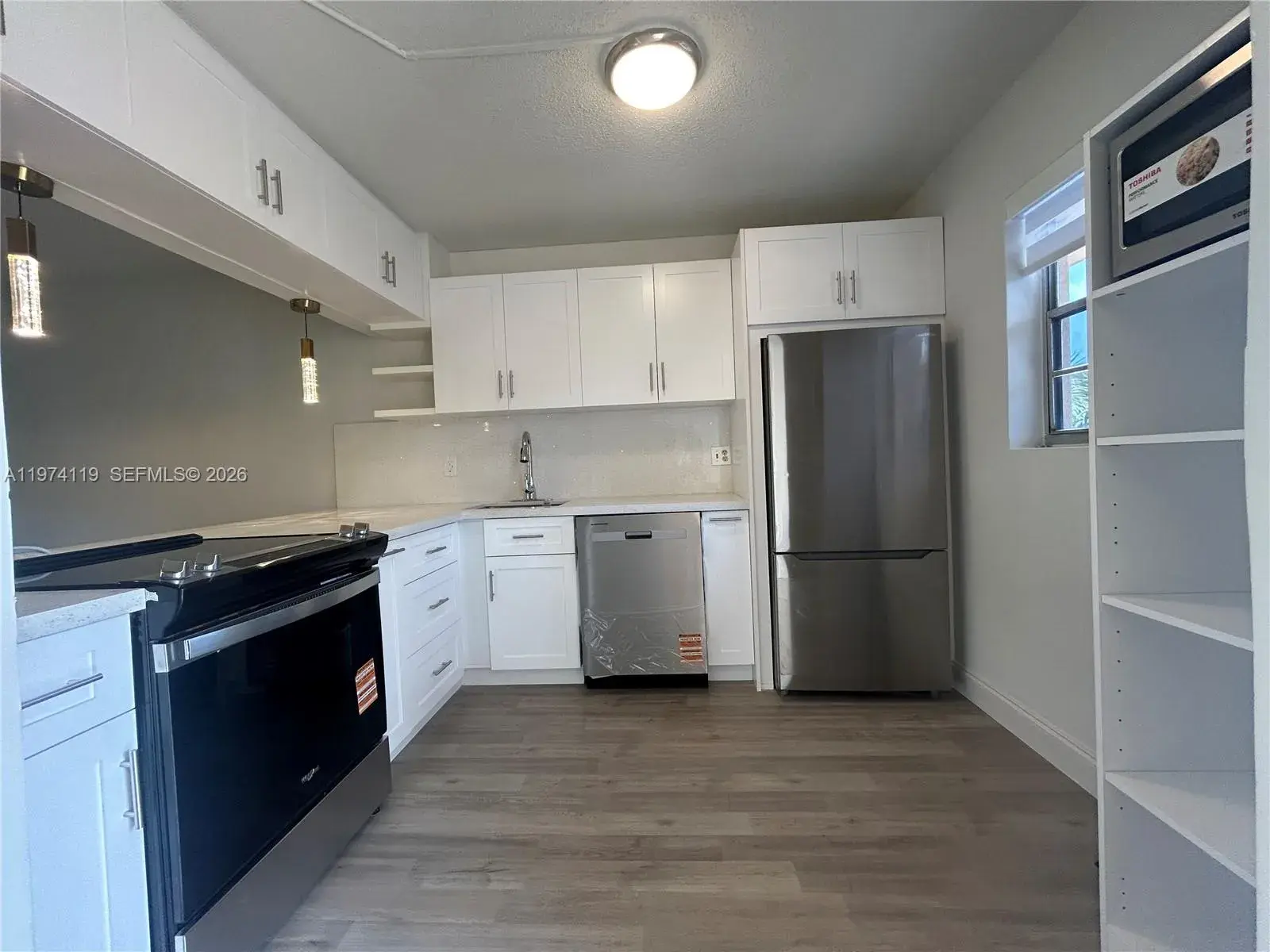 301 Cambridge Rd # 211, Hollywood FL 33024