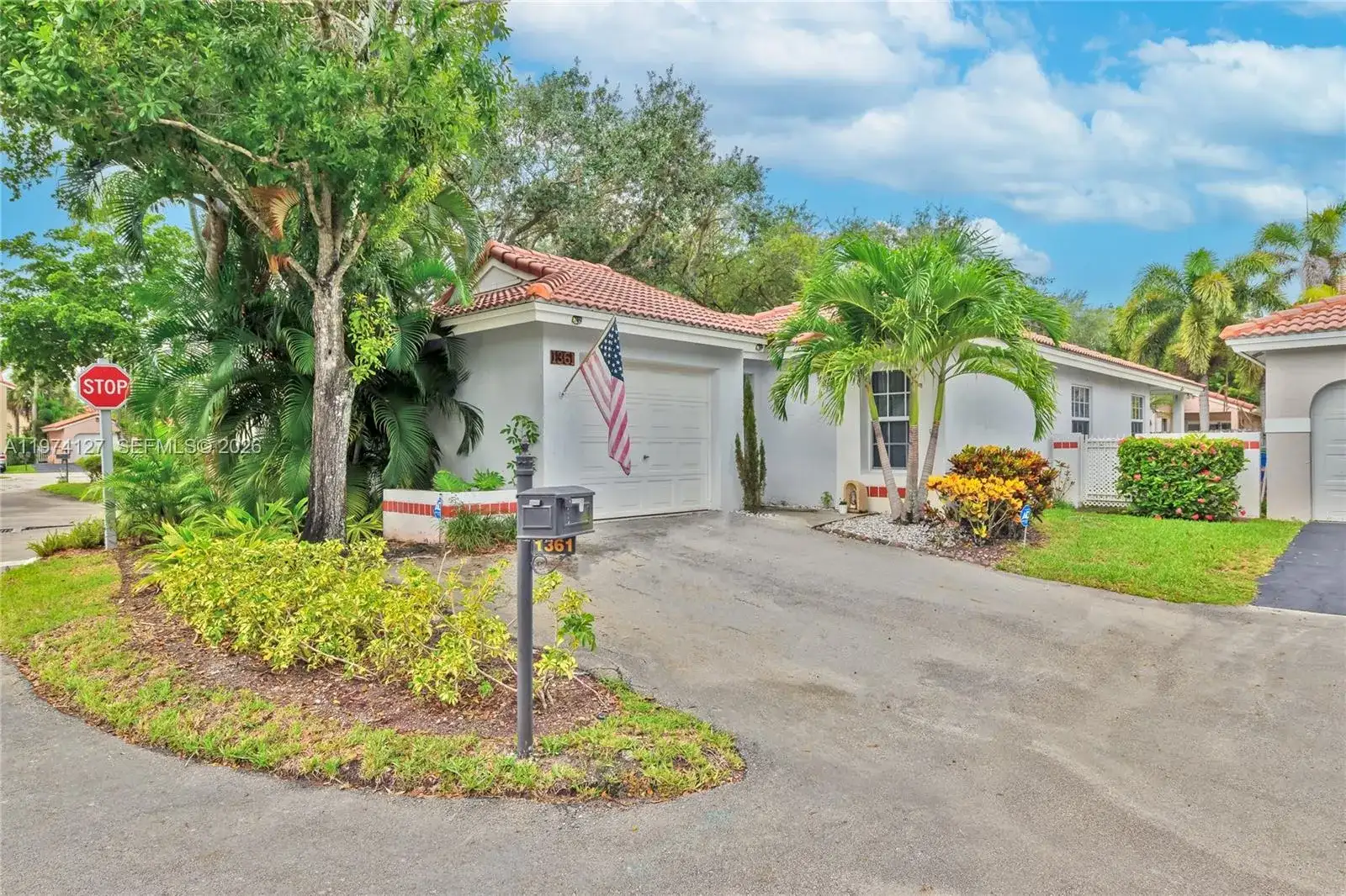1361 Seagrape Cir, Weston FL 33326 photo 2