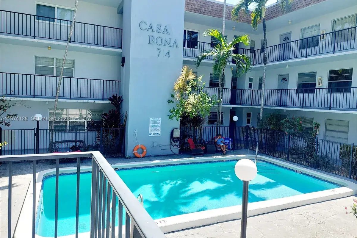 714 NE 10th St # 103, Hallandale Beach FL 33009
