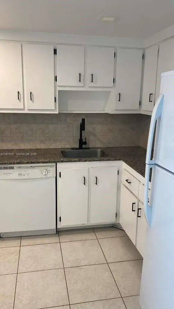 16851 NE 23rd Ave # A408, North Miami Beach FL 33160 photo 4