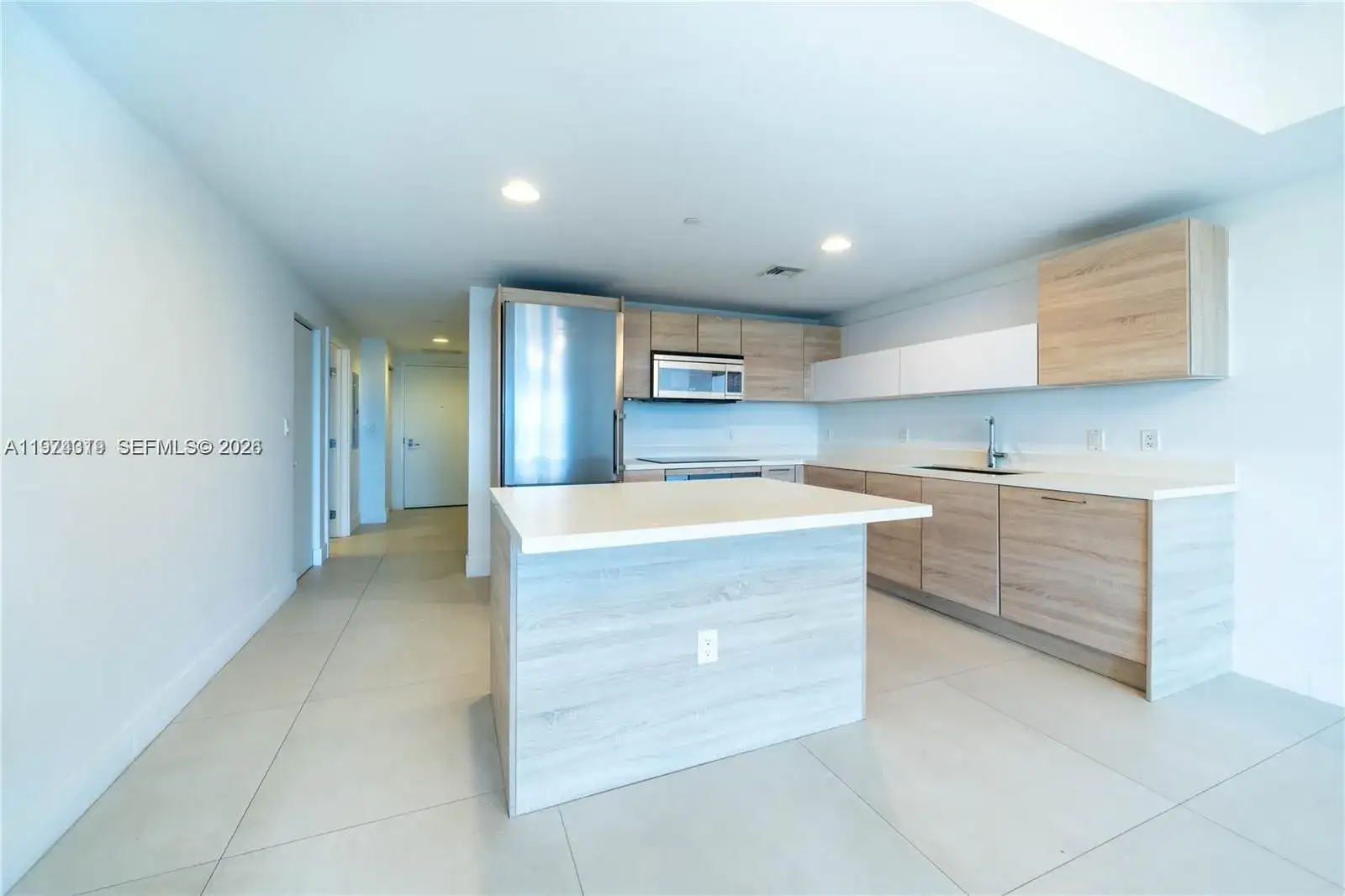 16385 Biscayne Blvd # 1120, North Miami Beach FL 33160 photo 2