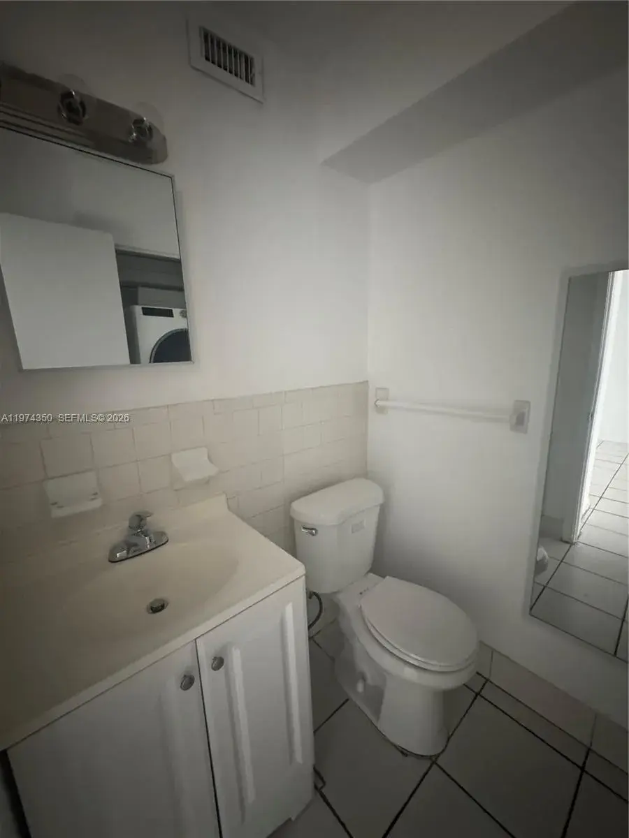 2606 NW 52nd Ave # D15, Lauderhill FL 33313