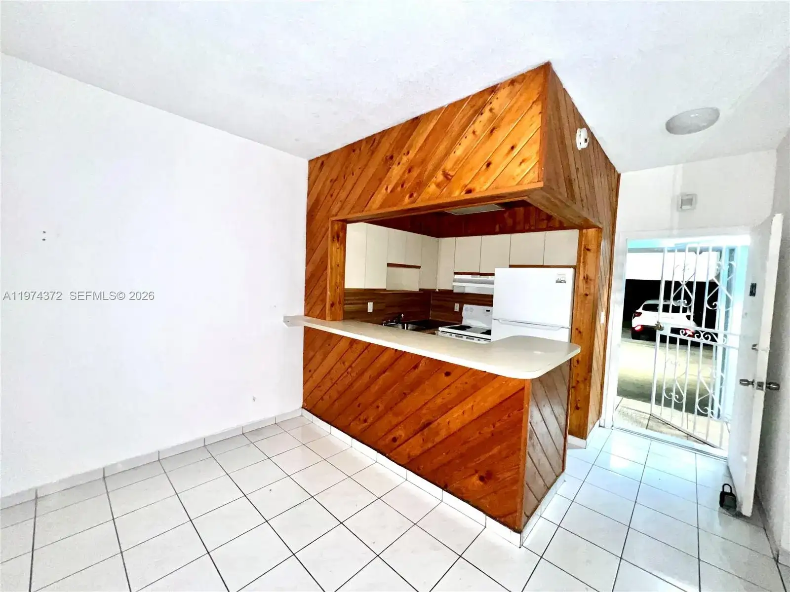 4370 NW 11th St # 103, Miami FL 33126 photo 2