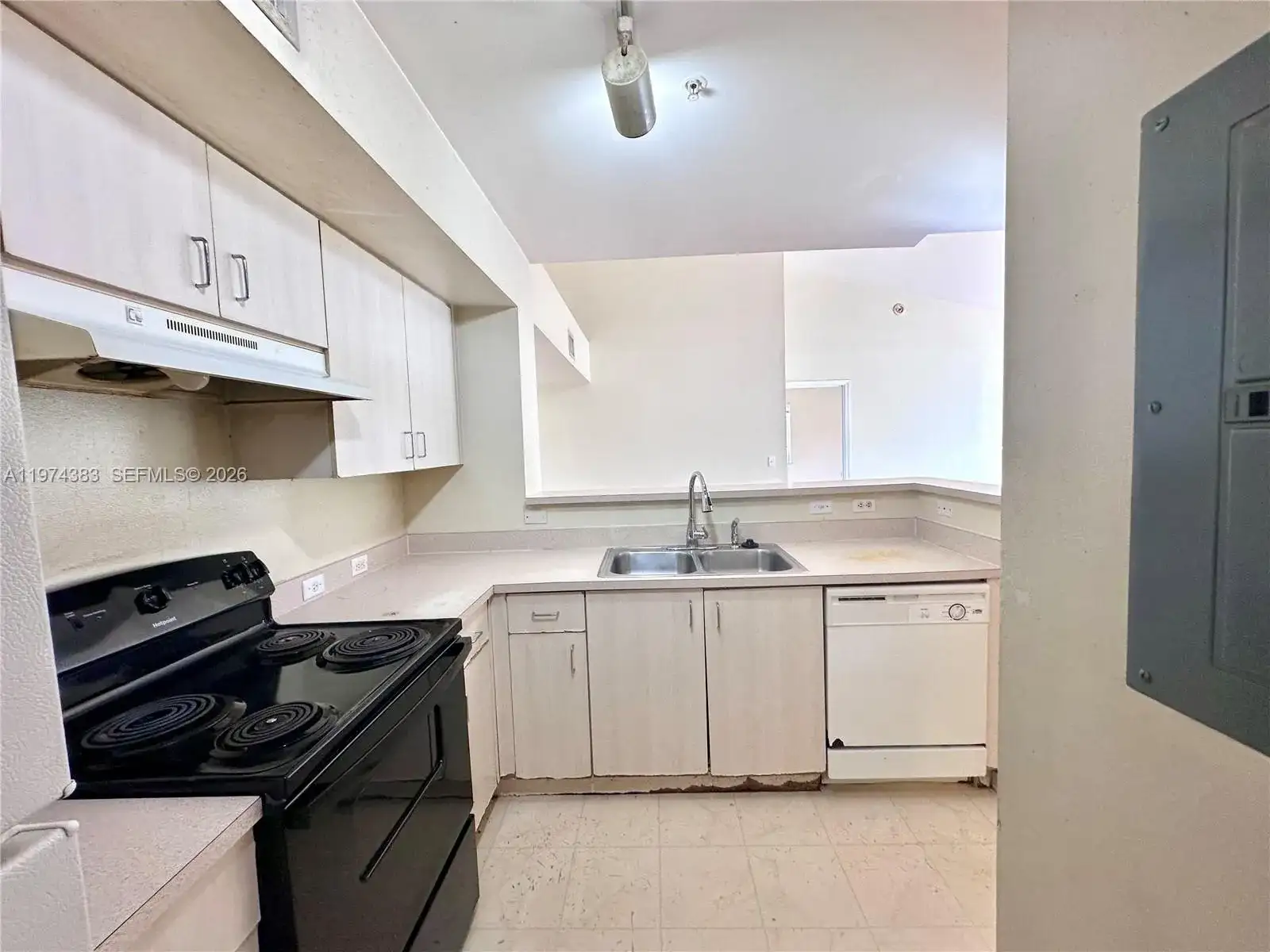 11185 SW 6th St # 303, Pembroke Pines FL 33025 photo 4