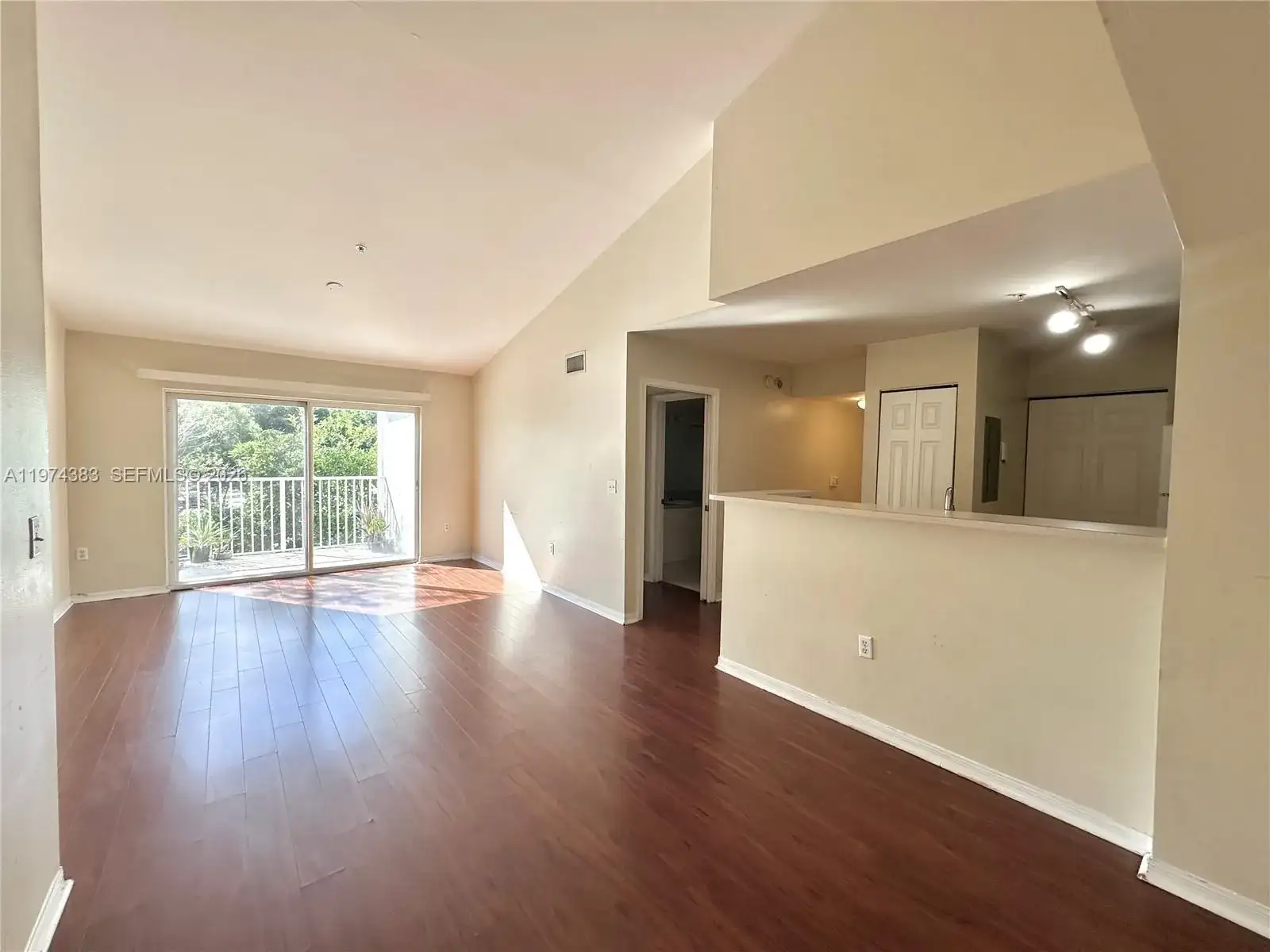 11185 SW 6th St # 303, Pembroke Pines FL 33025 photo 5