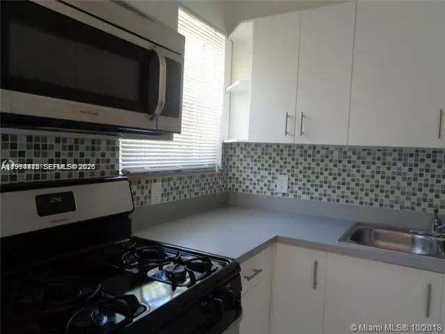 1925 Thomas St # 1925, Hollywood FL 33020
