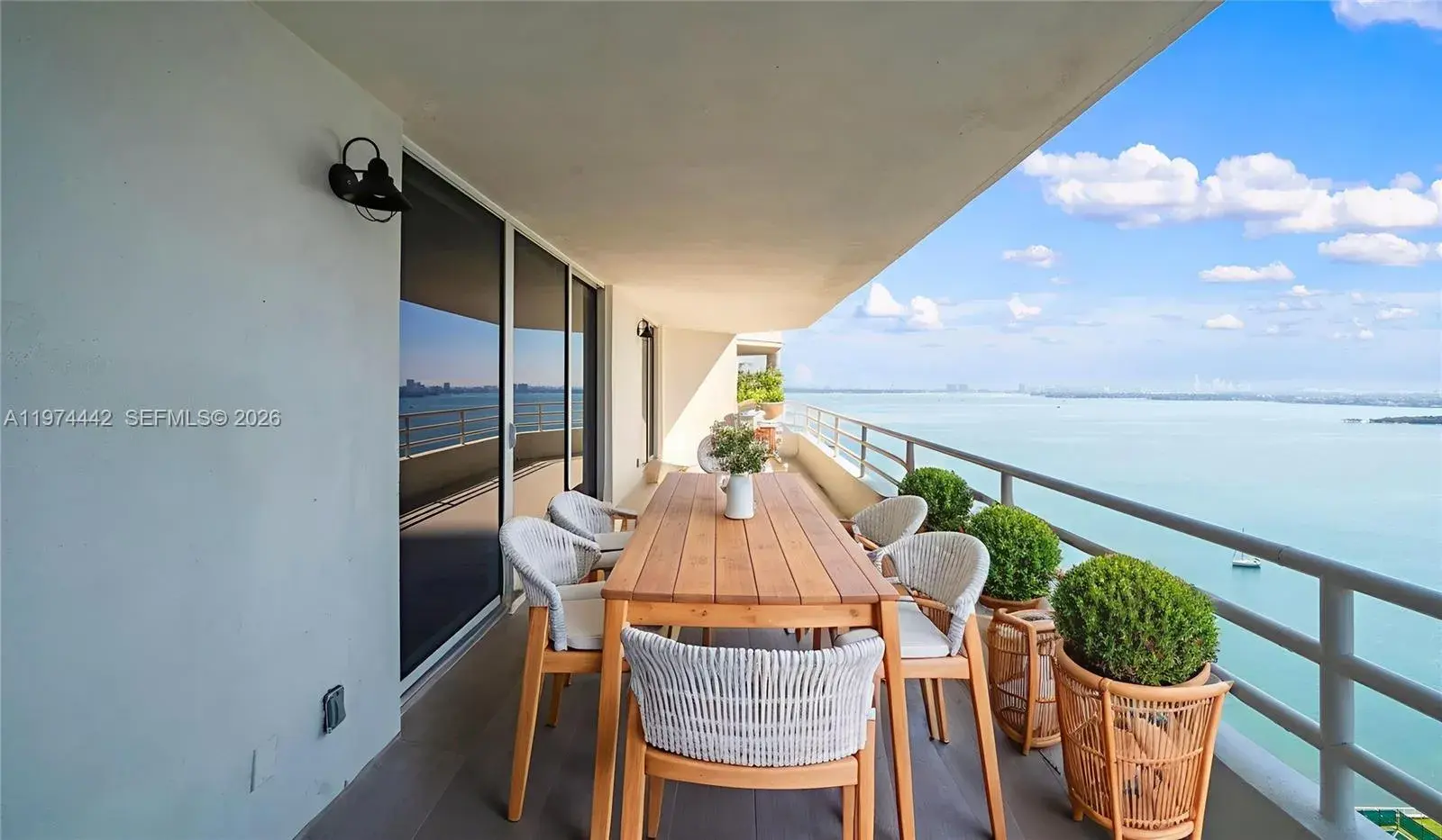 555 NE 34th St # 2505, Miami FL 33137