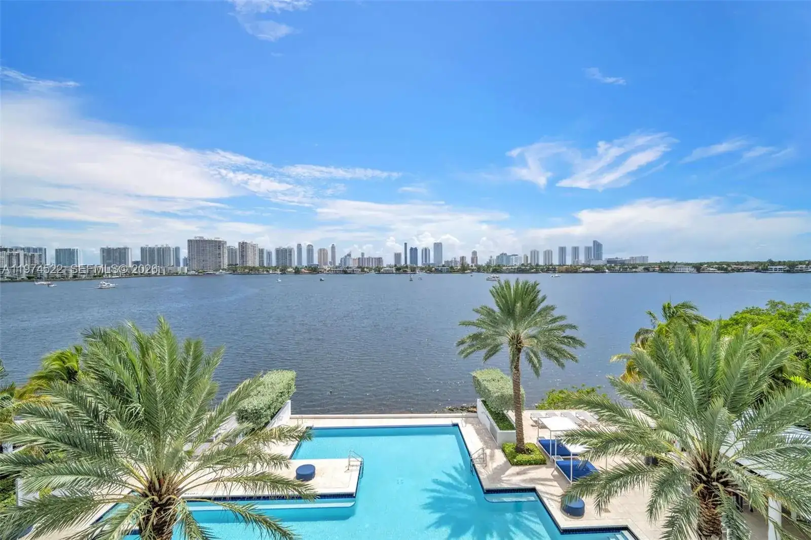 17111 Biscayne Blvd # 411, North Miami Beach FL 33160 photo 2