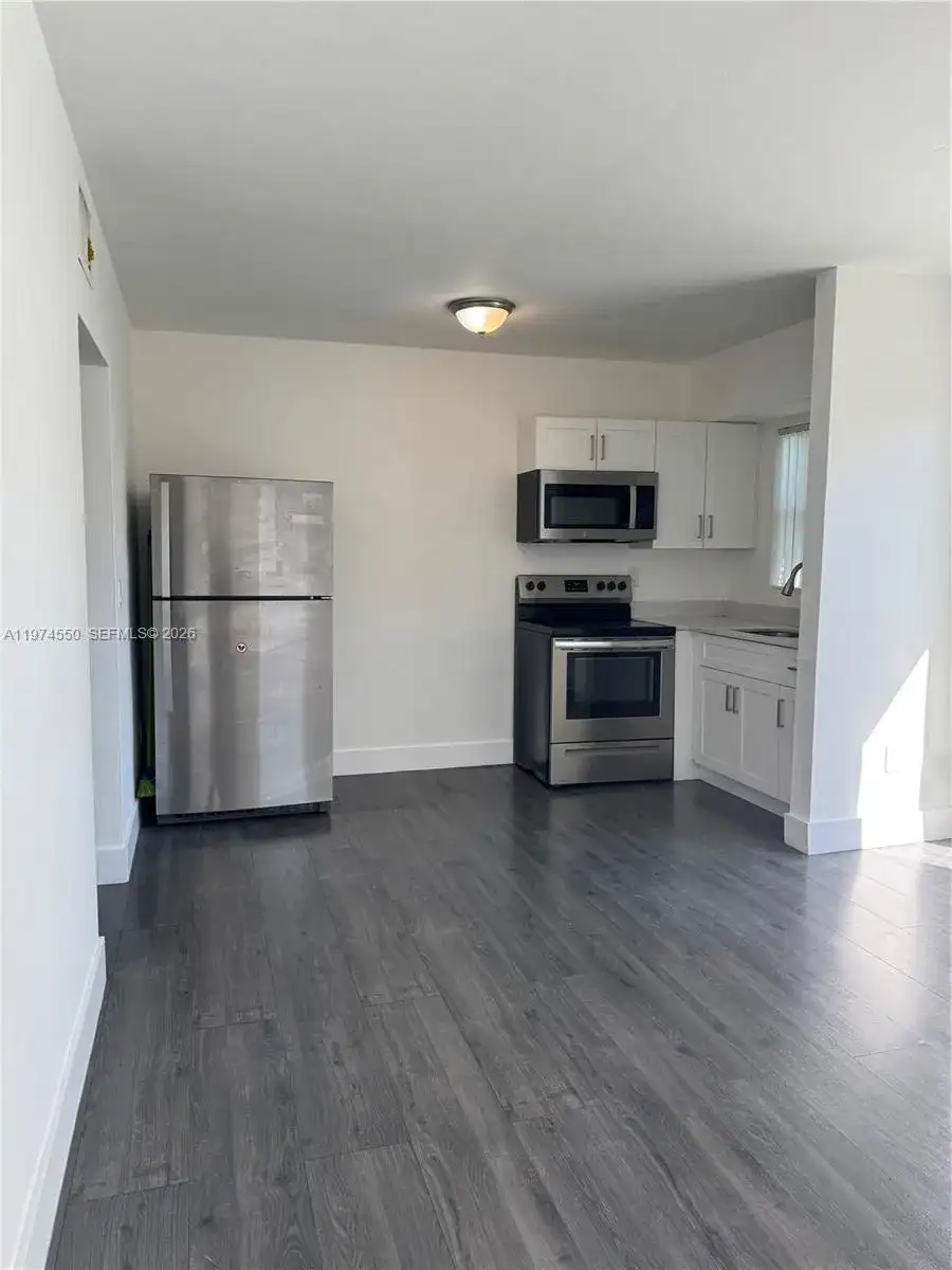 2150 NW 24th St, Miami FL 33142 photo 4