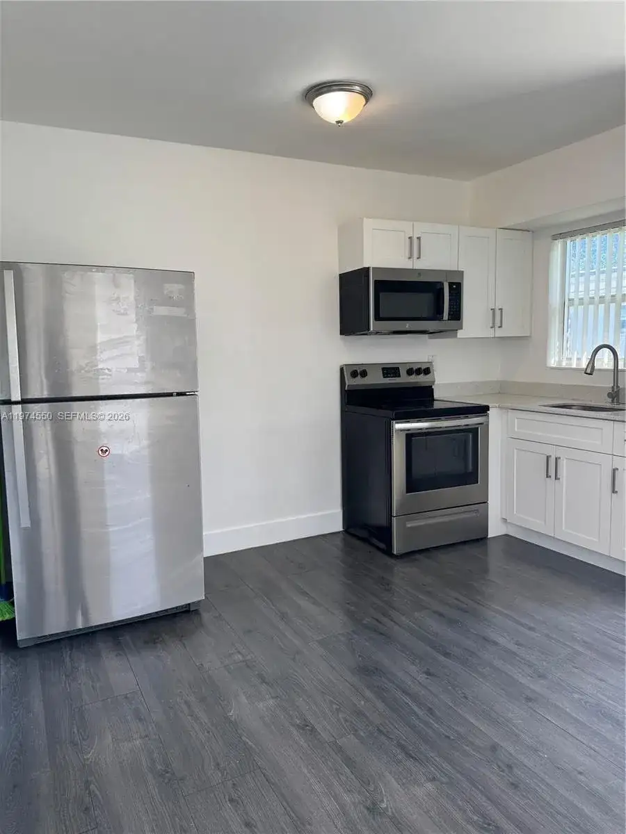 2150 NW 24th St, Miami FL 33142 photo 5