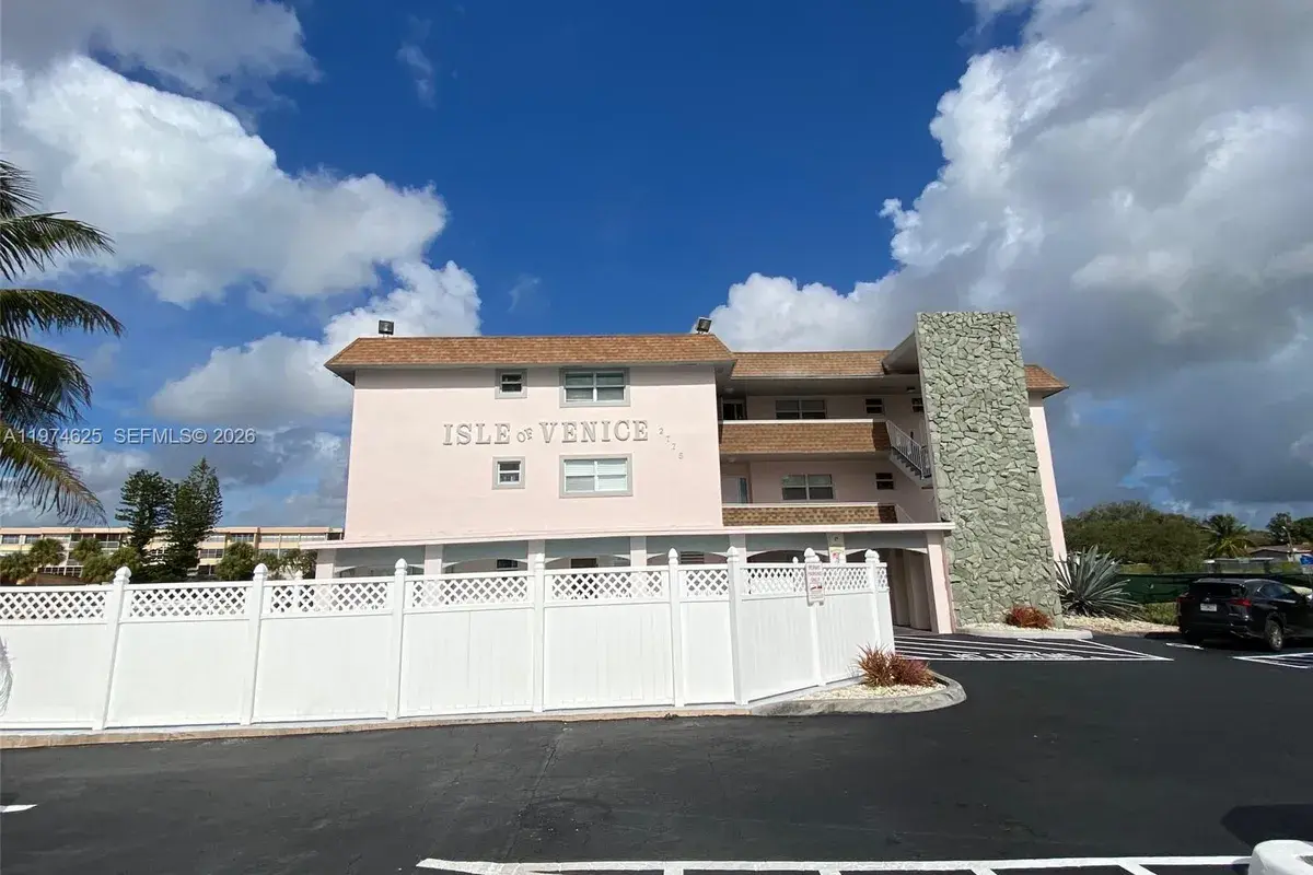 2775 Taft St # 210, Hollywood FL 33020