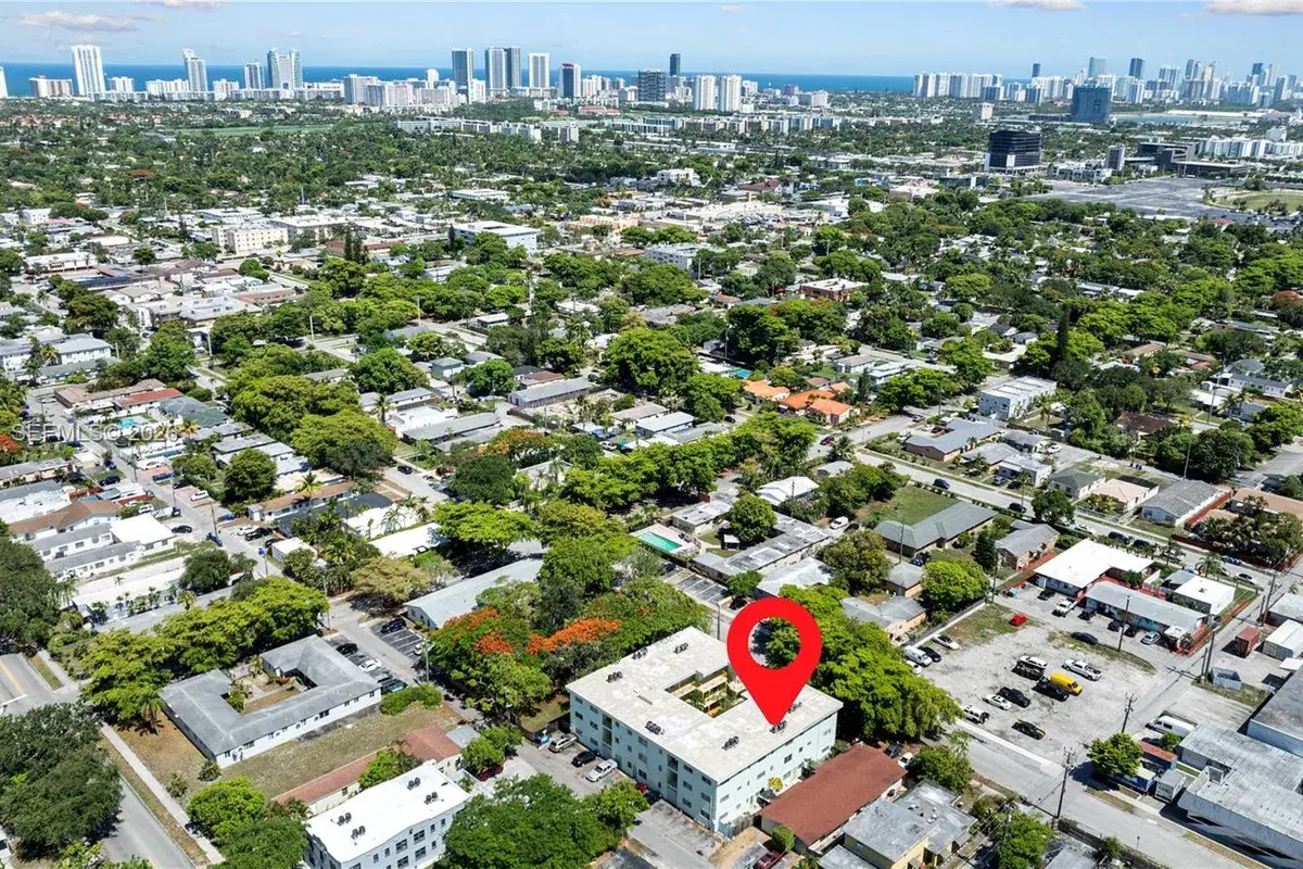2031 Dewey St # 302, Hollywood FL 33020