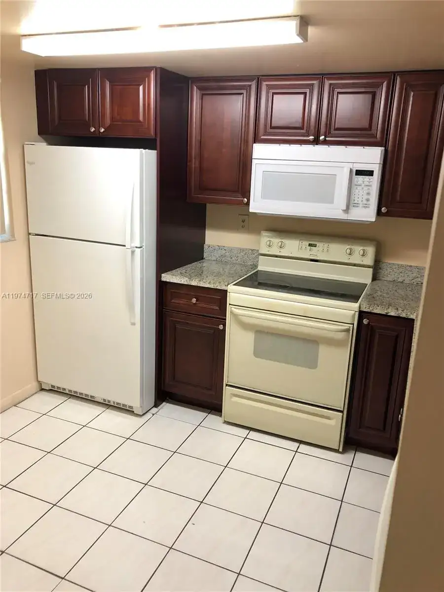 10975 SW 107th St # 202, Miami FL 33176 photo 2